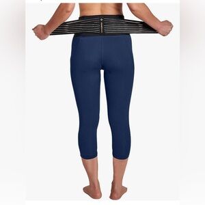 Tommie Copper Women's Pro-Grade Lower Back Support Compression Leggings Capris L
